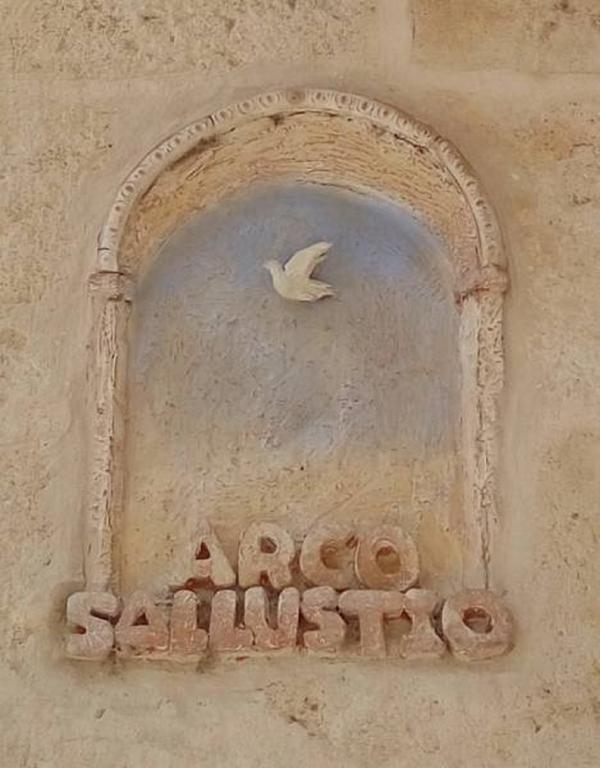 Arco Sallustio Monopoli Zewnętrze zdjęcie